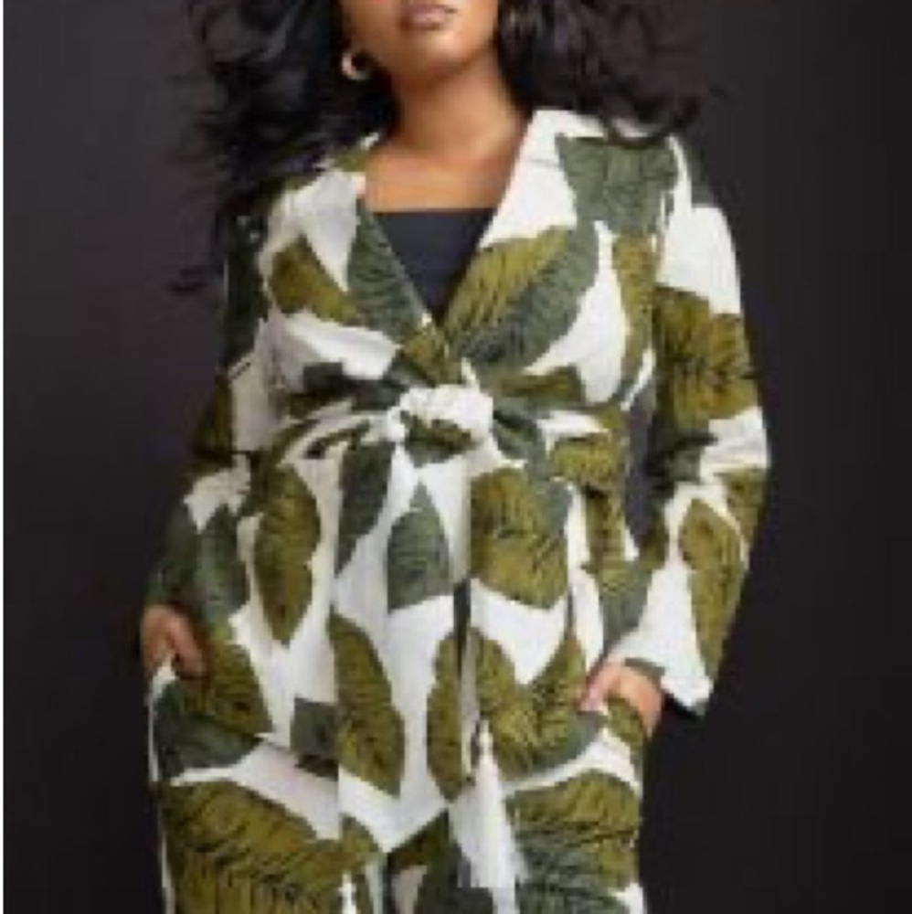 NWT Eloquii Meghan’s White Leaf Suit Set On The View Size 24 - Picture 2 of 12
